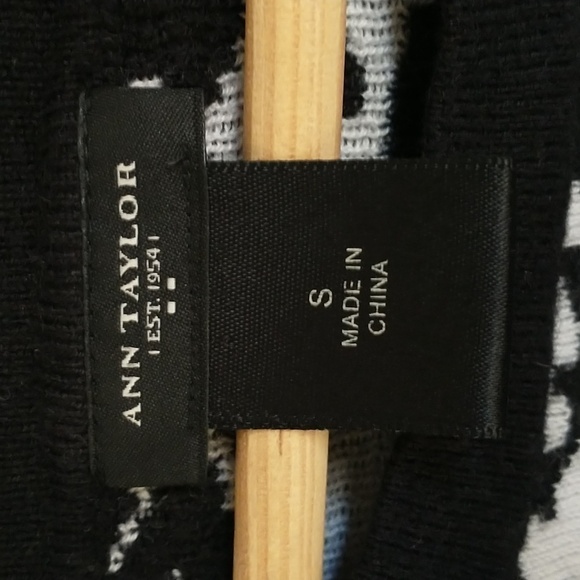 Ann Taylor Leopard Print Sweater Size Small - Picture 5 of 7